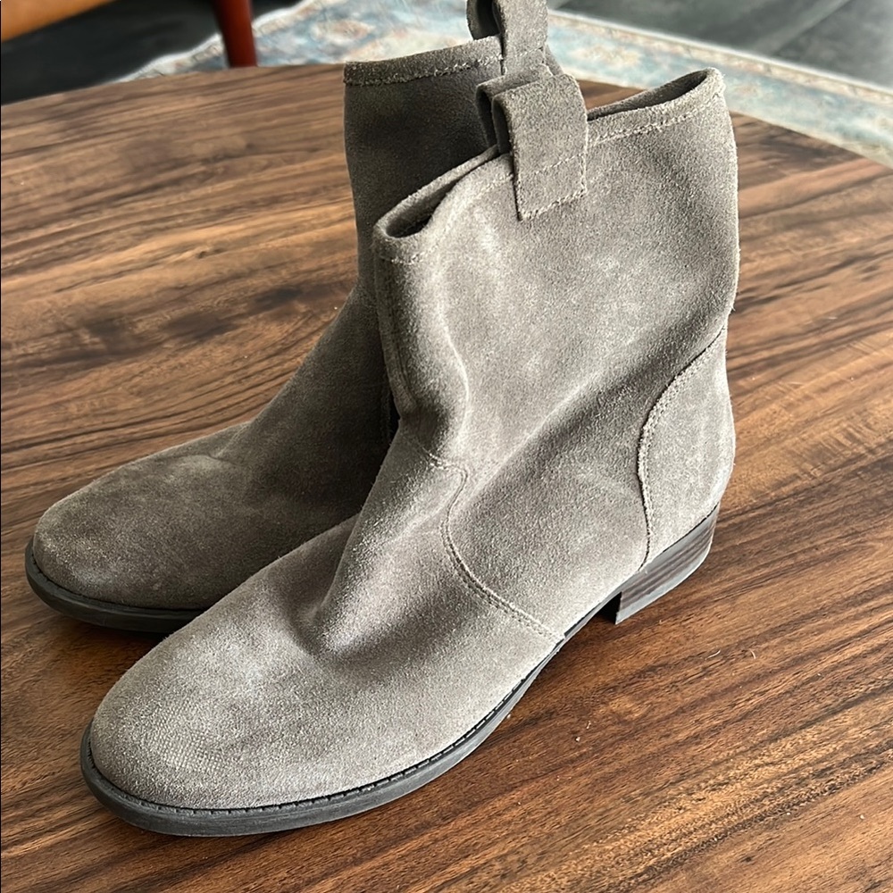 Sole Society So-Natasha Dark Mushroom Cow Suede Size 8 1/2 Low Heel